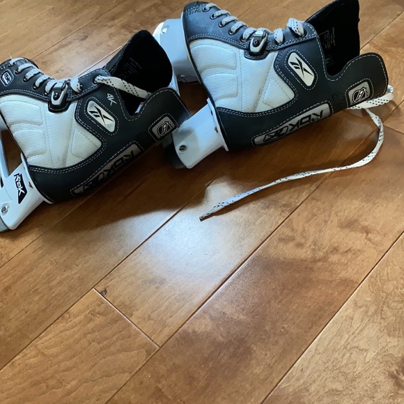 Reebok Kids Boys Ice Skates Sz 2.5 - Picture 8 of 11